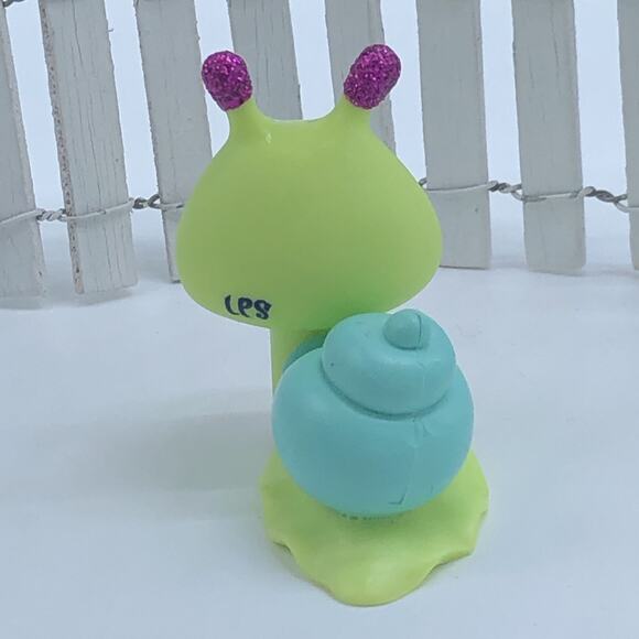 Littlest Pet Shop Blythe Vacation Neon Green Purple Sparkling Big Snail #2218 - Picture 2 of 4